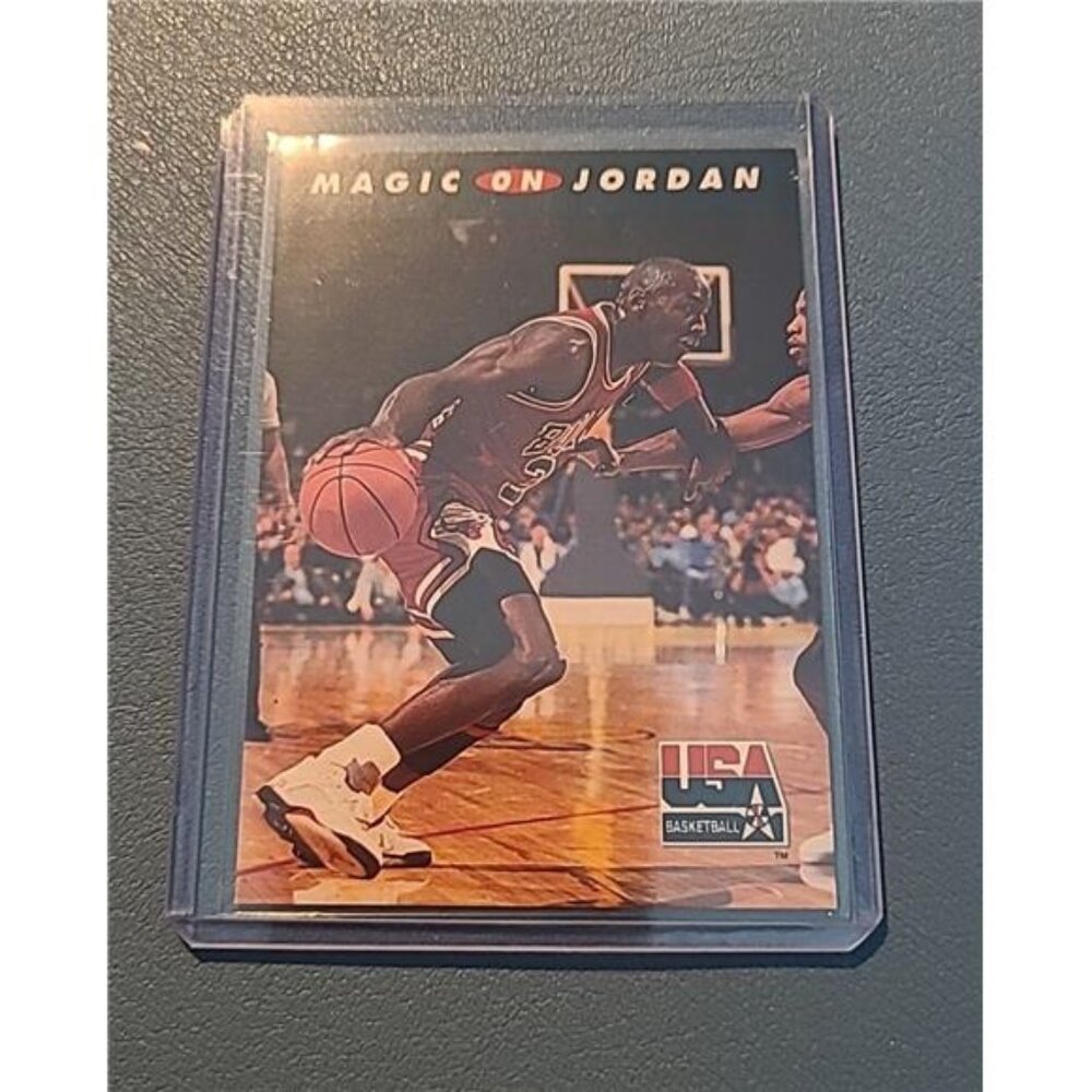 1992-93 Skybox Magic on Jordan Basketball Card #105 Michael Jordan Bulls HOF